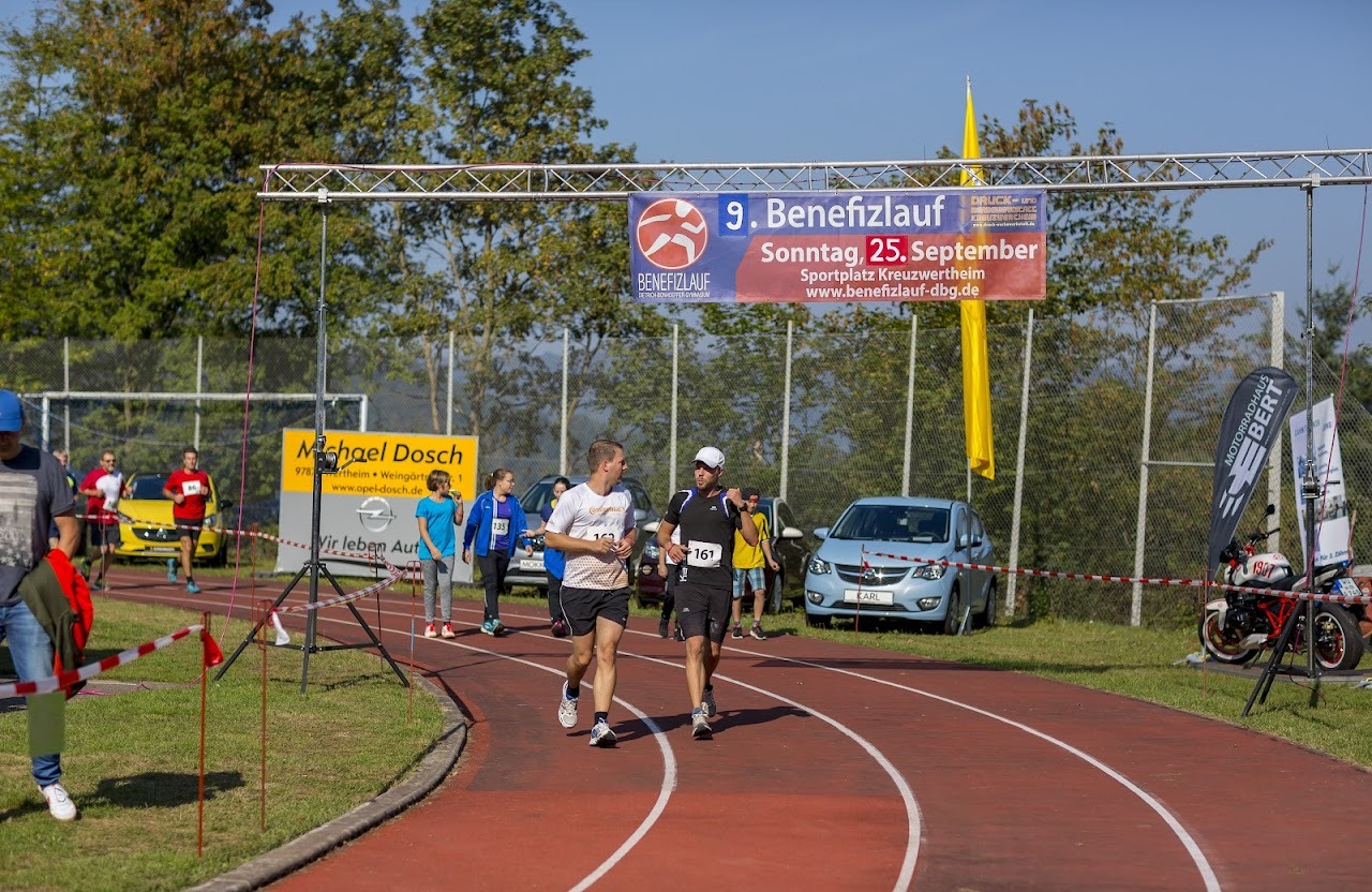 Bild vom 9. Benefizlauf im Jahr 2016. Dies ist das 128. Bild.